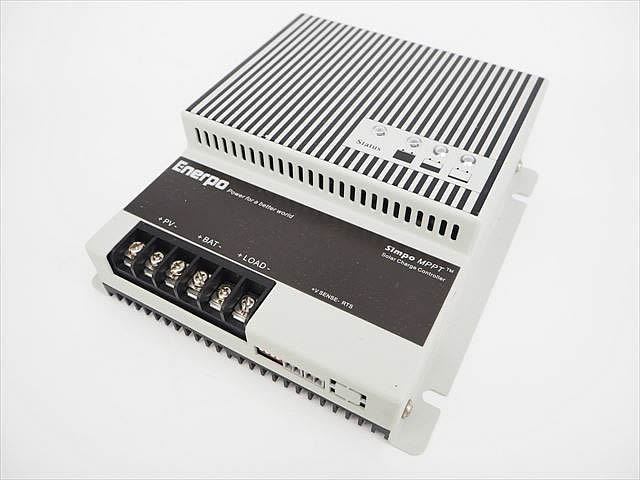 MPPTチャージコントローラー Enerpo EC-MPPT10（10A）の写真です。